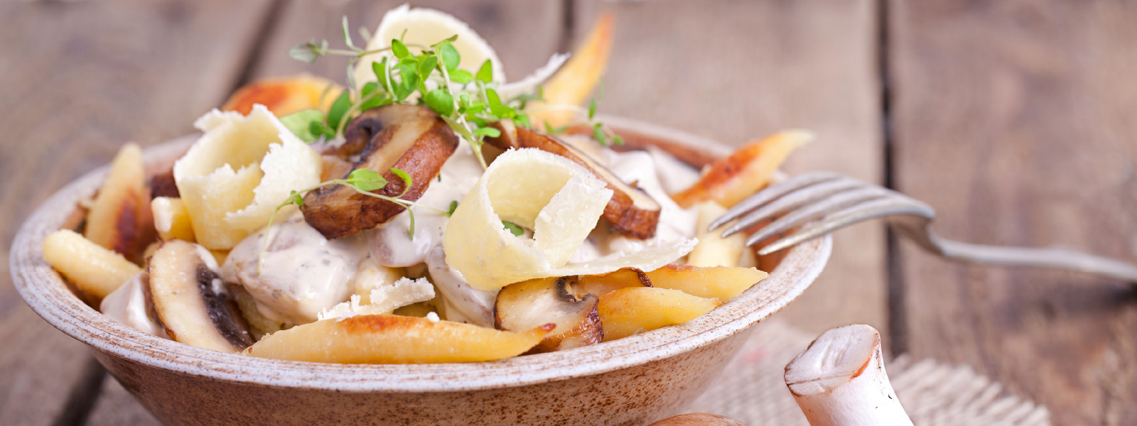 Pasta mit Champignonsoße