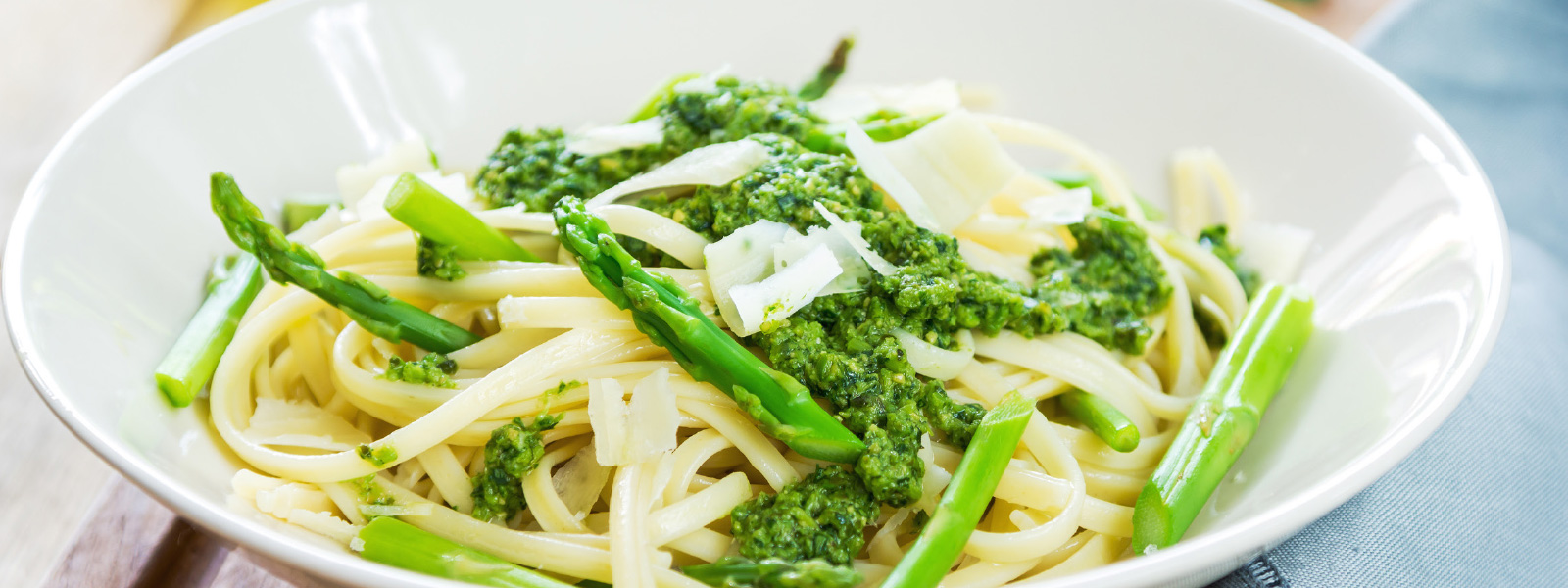 Fettuccine mit grünem Spargel